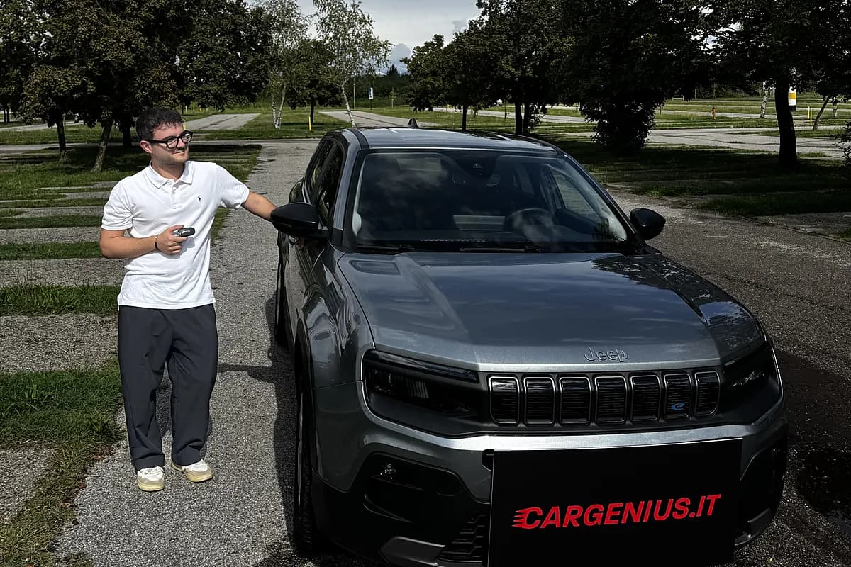Consegna della Jeep Avenger elettrica a Jacopo